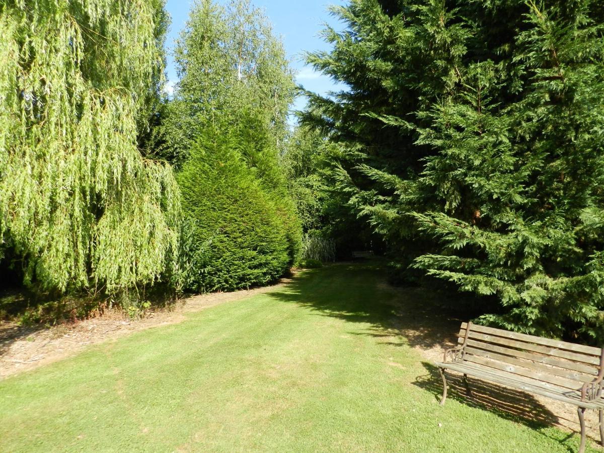 Gite La Grenouillere Esqueheries ภายนอก รูปภาพ