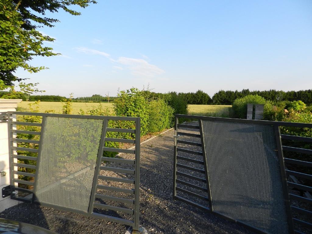 Gite La Grenouillere Esqueheries ภายนอก รูปภาพ