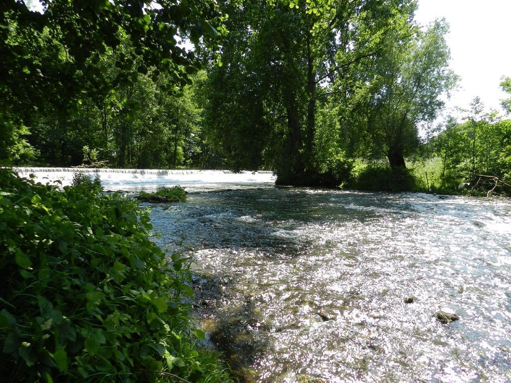 Gite La Grenouillere Esqueheries ภายนอก รูปภาพ