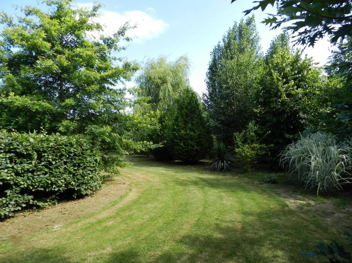 Gite La Grenouillere Esqueheries ภายนอก รูปภาพ